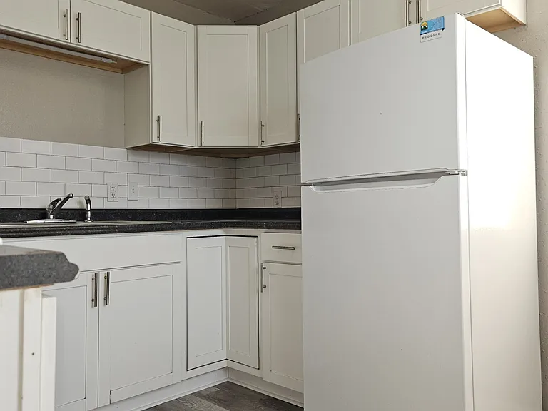 626 S Horton St — Photo 10