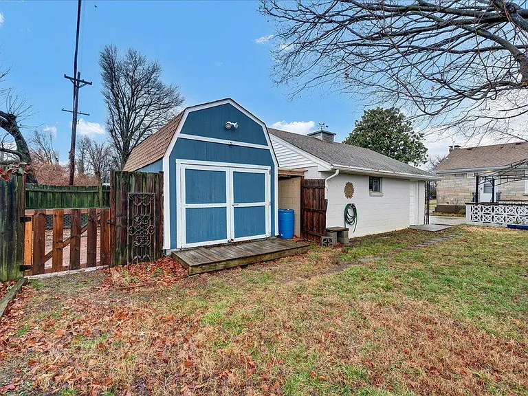 2608 Meadow Dr — Photo 31