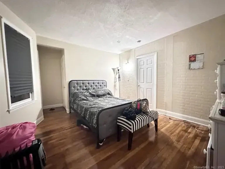 1315 Howard Ave — Photo 10