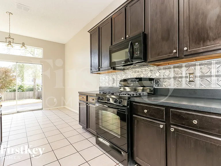 1910 Winter Park Dr — Photo 7