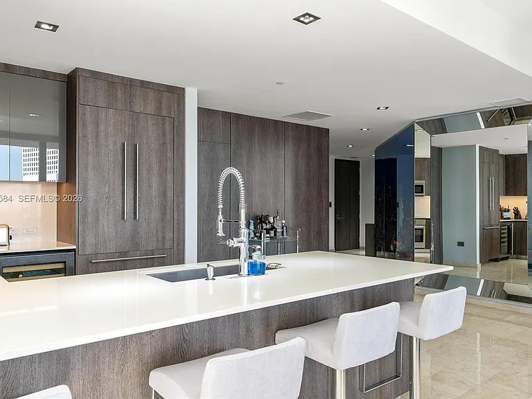 88 SW 7th St #2401 — Photo 32
