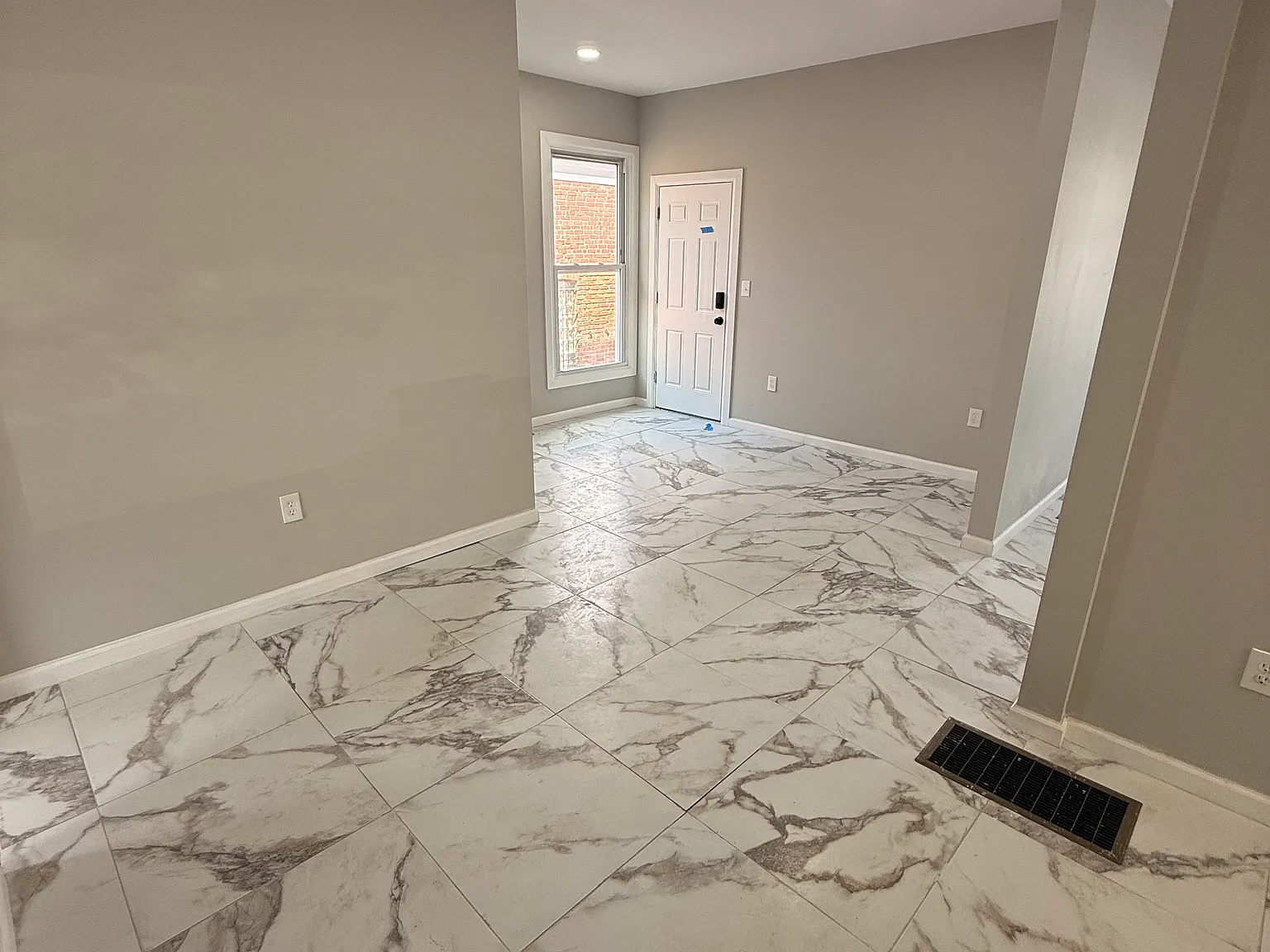4 bed, 1300 sqft, $3,800 — Photo 4