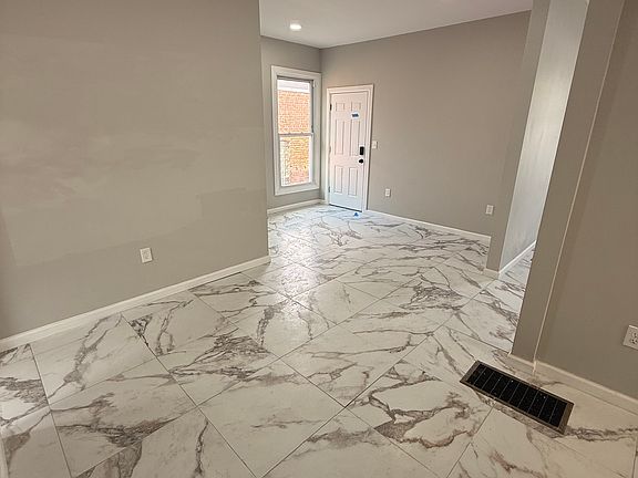 4th image of 41 Howe St #1R