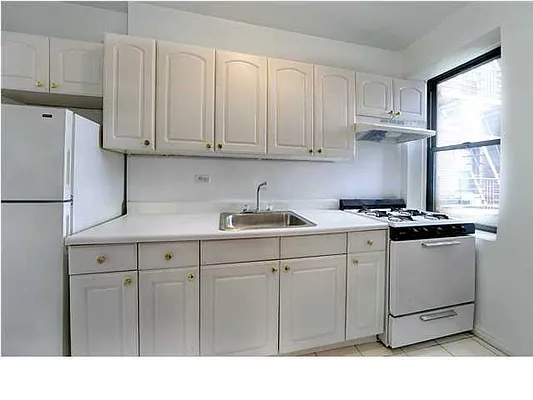 Sold by Foxworth Realty | media 8