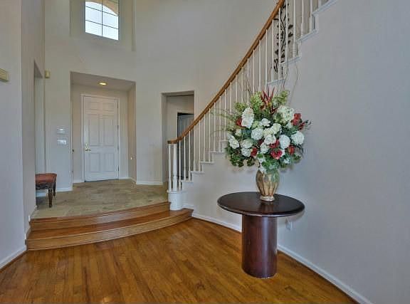 5th image of 6045 Gleneagles Cir