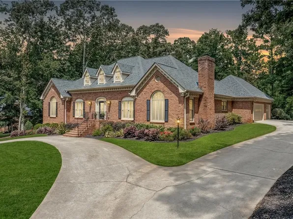 2065 Innsfail Dr, Snellville, GA 30078