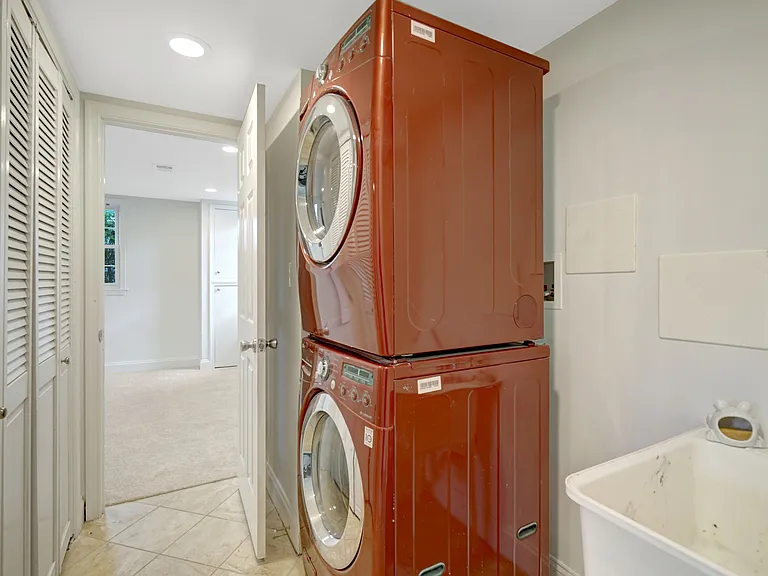 1012 Croton Dr — Photo 13