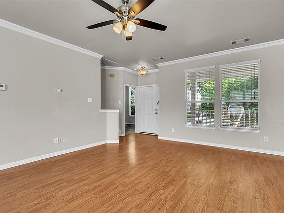 4th image of 9810 Birch Dr