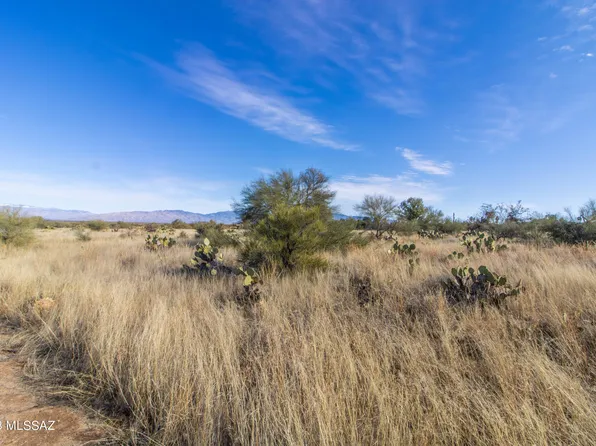115 S Richmond Dr #135, Vail, AZ 85641