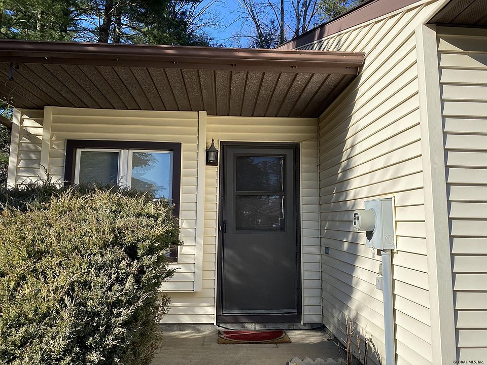 1st image of 48 Tallow Wood Dr