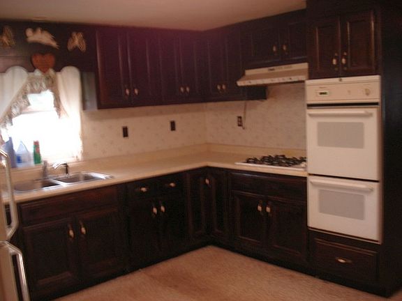 4th image of 2421 Kanawha St
