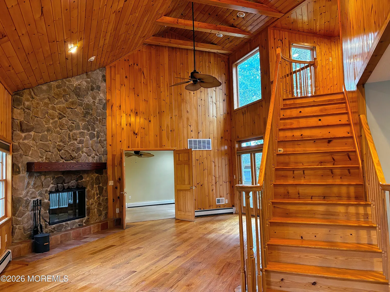 4 bed, 2208 sqft, $3,900 — Photo 2