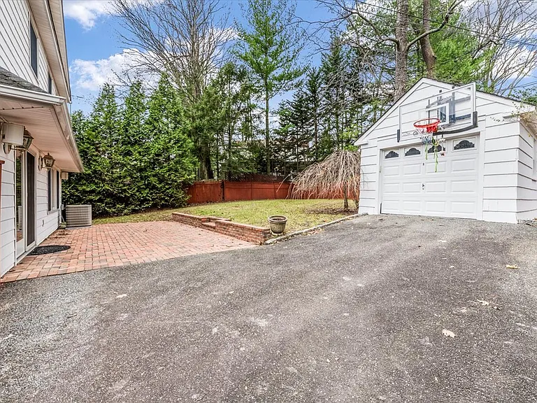 16 Lodge Rd — Photo 16