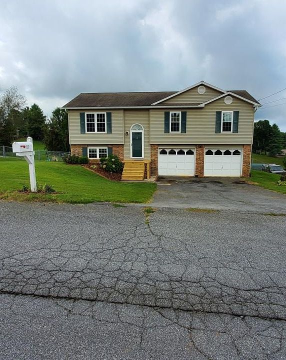 1st image of 107 Kinchloe Ct