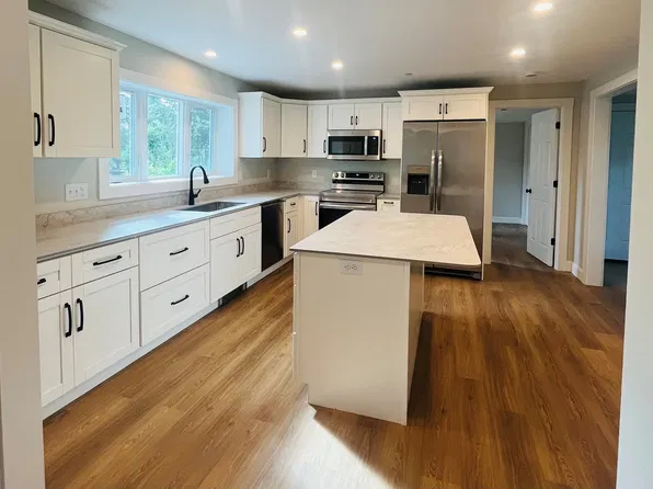 100 Main St #2, Hopkinton, MA 01748