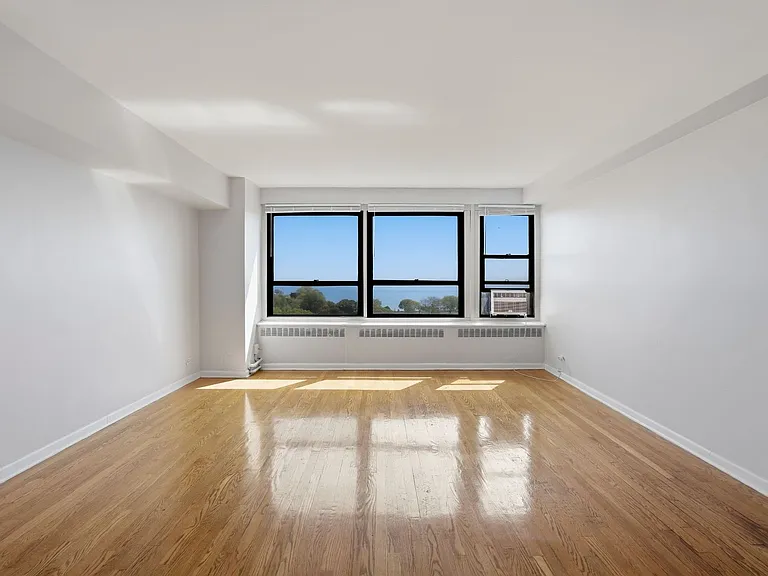 4180 Marine Terrace Apartments — Photo 59