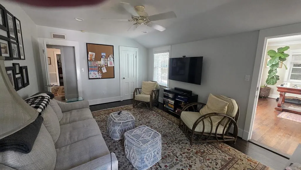 3 bed, 2800 sqft, $11,000 — Photo 4