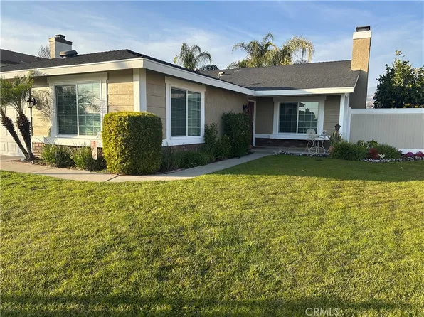 28362 Sycamore Dr, Highland, CA 92346
