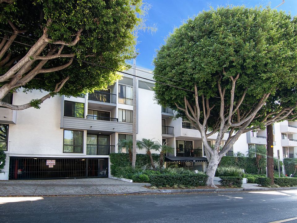 1st image of 906 N Doheny Dr APT 214