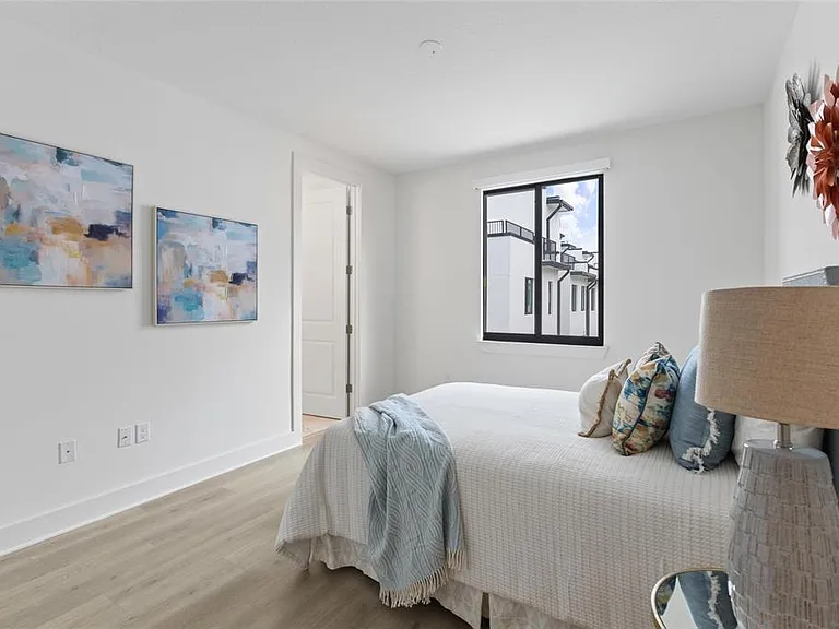 266 Park Lake St #19 — Photo 10