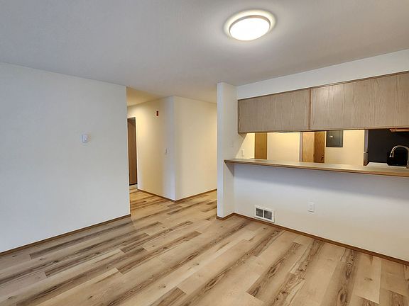 4th image of 510 4th Ave W APT 406