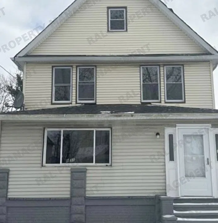 831 E 95th St
