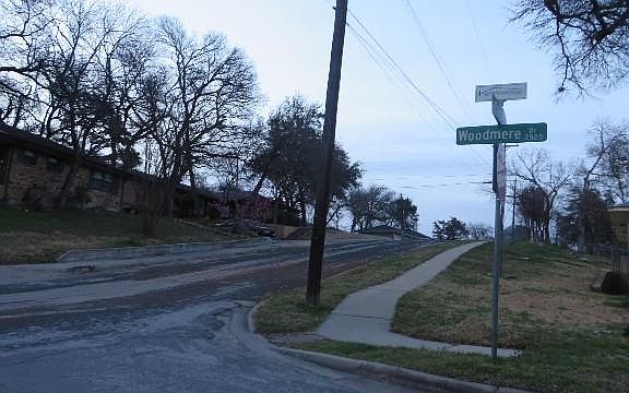 4th image of 2523 Woodmere Dr