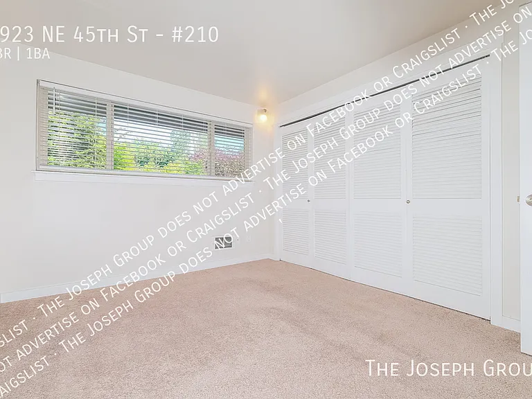 Laurelhurst — Photo 28