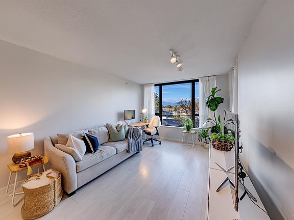 5th image of 7138 Collier St #402