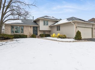 570 Boardman Cir, Bolingbrook, IL 60440