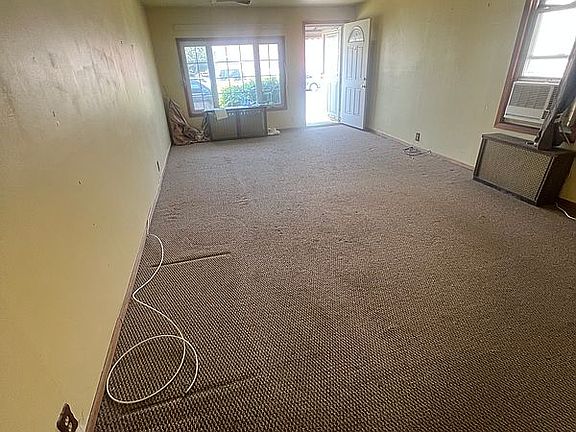 2nd image of 3190 Avenue W