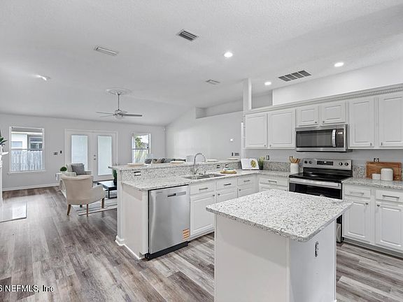 3rd image of 8097 LEAFCREST Drive