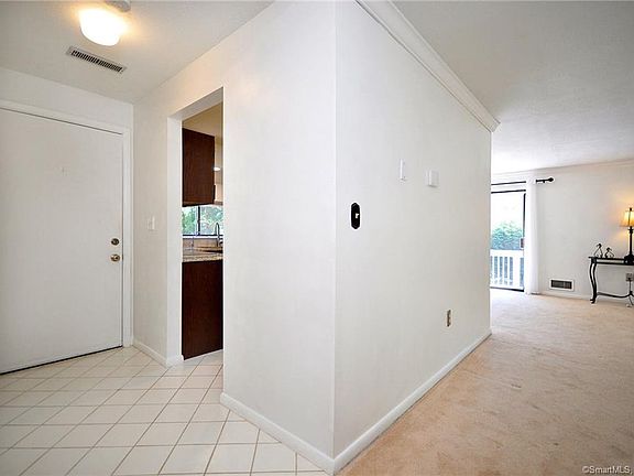 5th image of 126 Hollister Way S