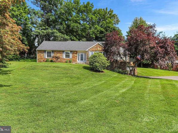 10 Bryn Mawr Ave, Newtown Square, PA 19073