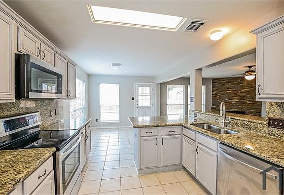 4th image of 19111 Hayden Wood Dr