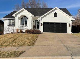 16608 Taylor St, Omaha, NE 68116