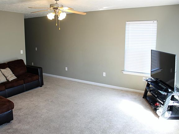 3rd image of 107 Saddlewood Dr