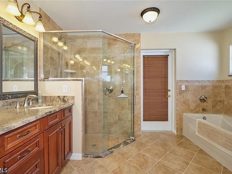 5507 SW 14th Pl — Photo 14