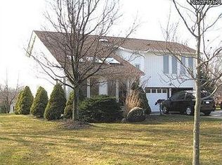 5692 W Mill Rd, Broadview Heights, OH 44147