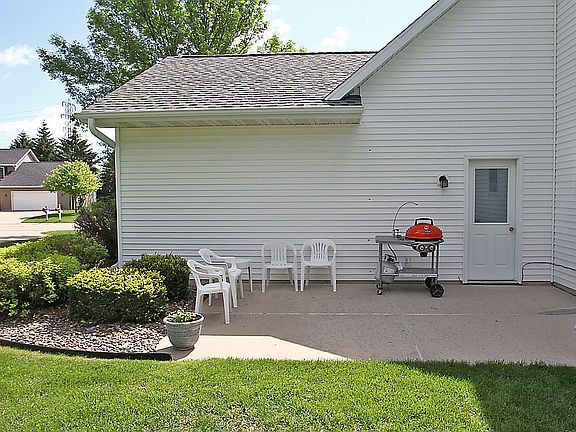 Back grilling patio