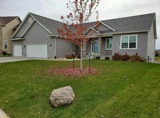 5508 Red Oak Ln, Cedar Falls, IA 50613