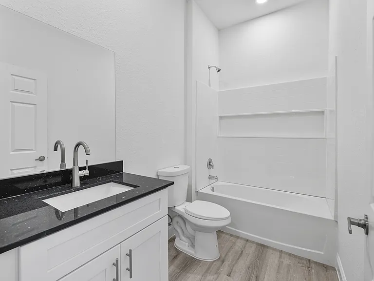 556 Sherwood Ave S — Photo 34