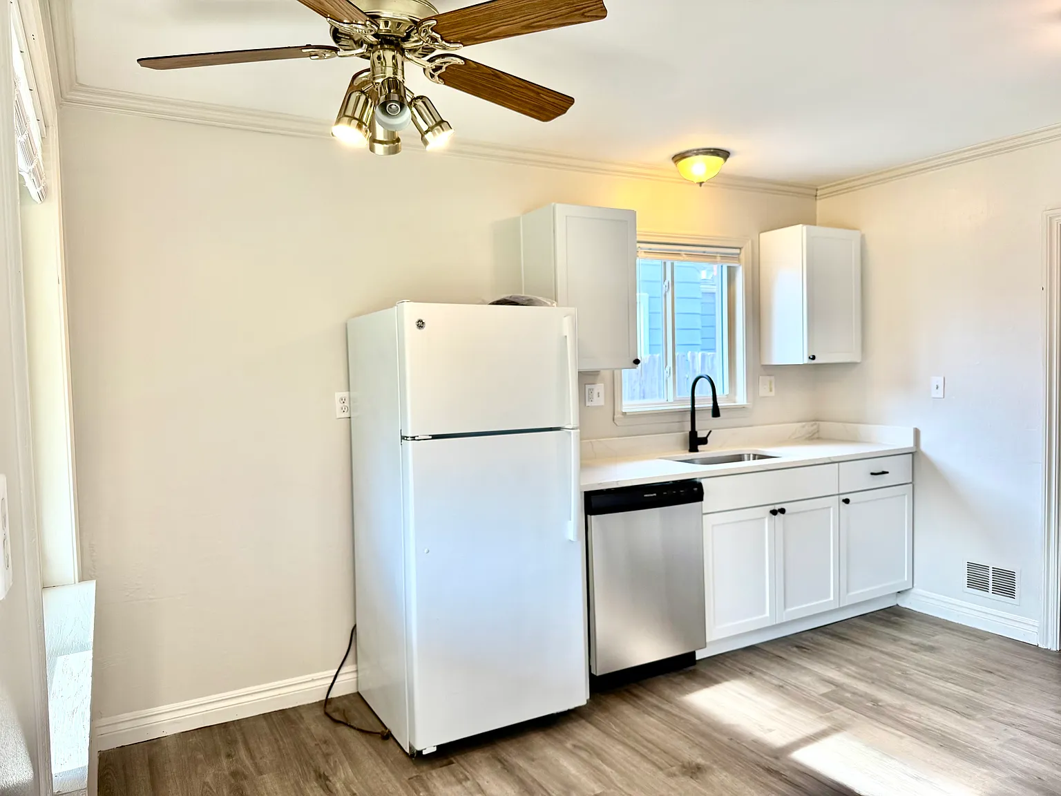 3 bed, 1040 sqft, $1,750 — Photo 3