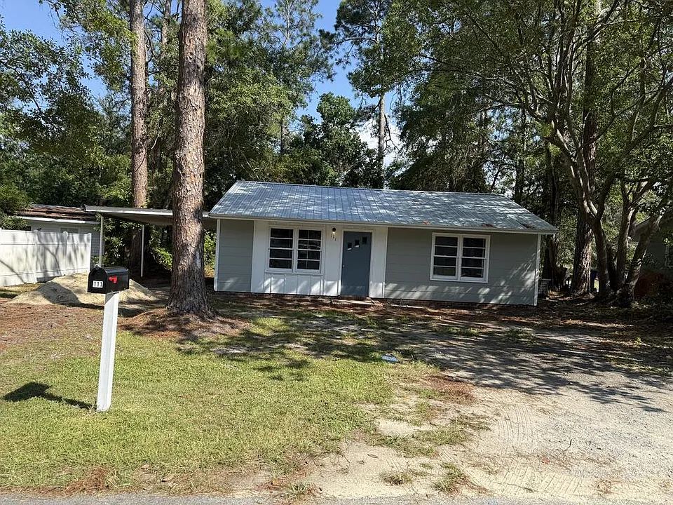 111 Evelyn Ave