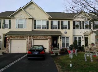 215 Creekside Dr, Pottstown, PA 19464