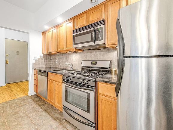 4th image of 8352 Talbot St APT 3A
