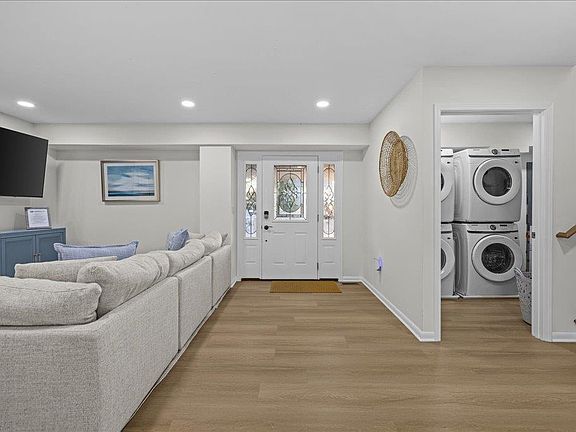 5th image of 3209 Sandfiddler Rd