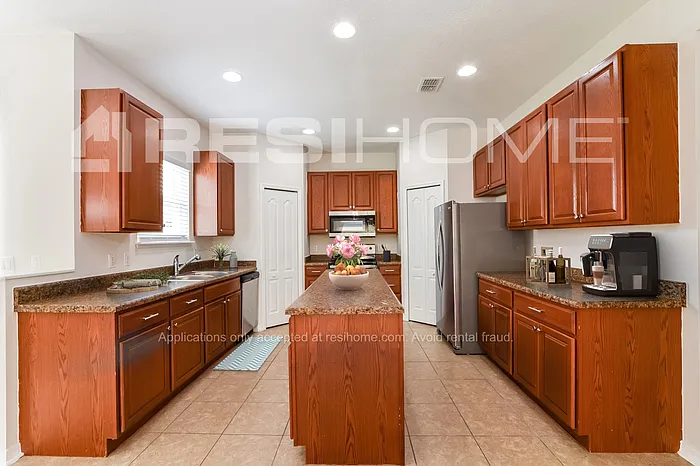 1609 Hoofprint Ct — Photo 3