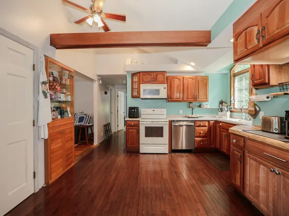 10 Kendall Pond Road, Derry, NH 03038