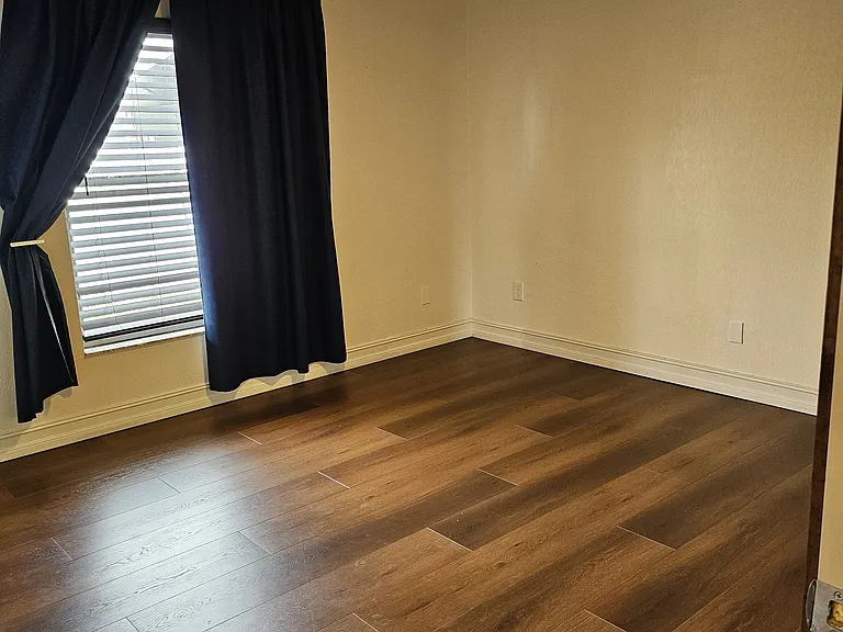 811 Douglas Ave — Photo 17